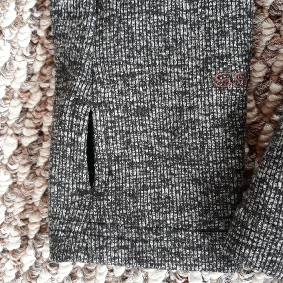 The North Face 550 Fill Down Pullover - Picture 7 of 8